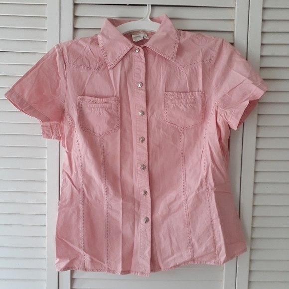 Tops - Women/Junior Short Sleeve Button-up Top Size S